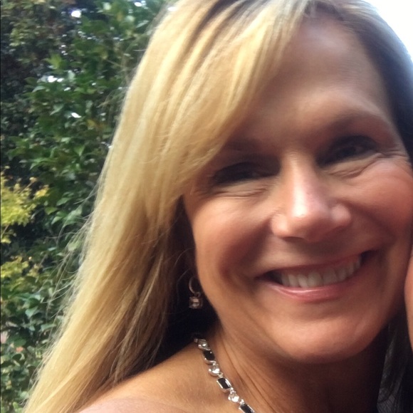 Meet your Posher, Patti - Picture 1 of 1